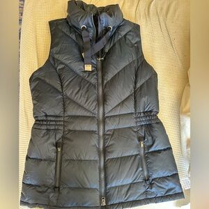 Athleta Navy Puffer Vest